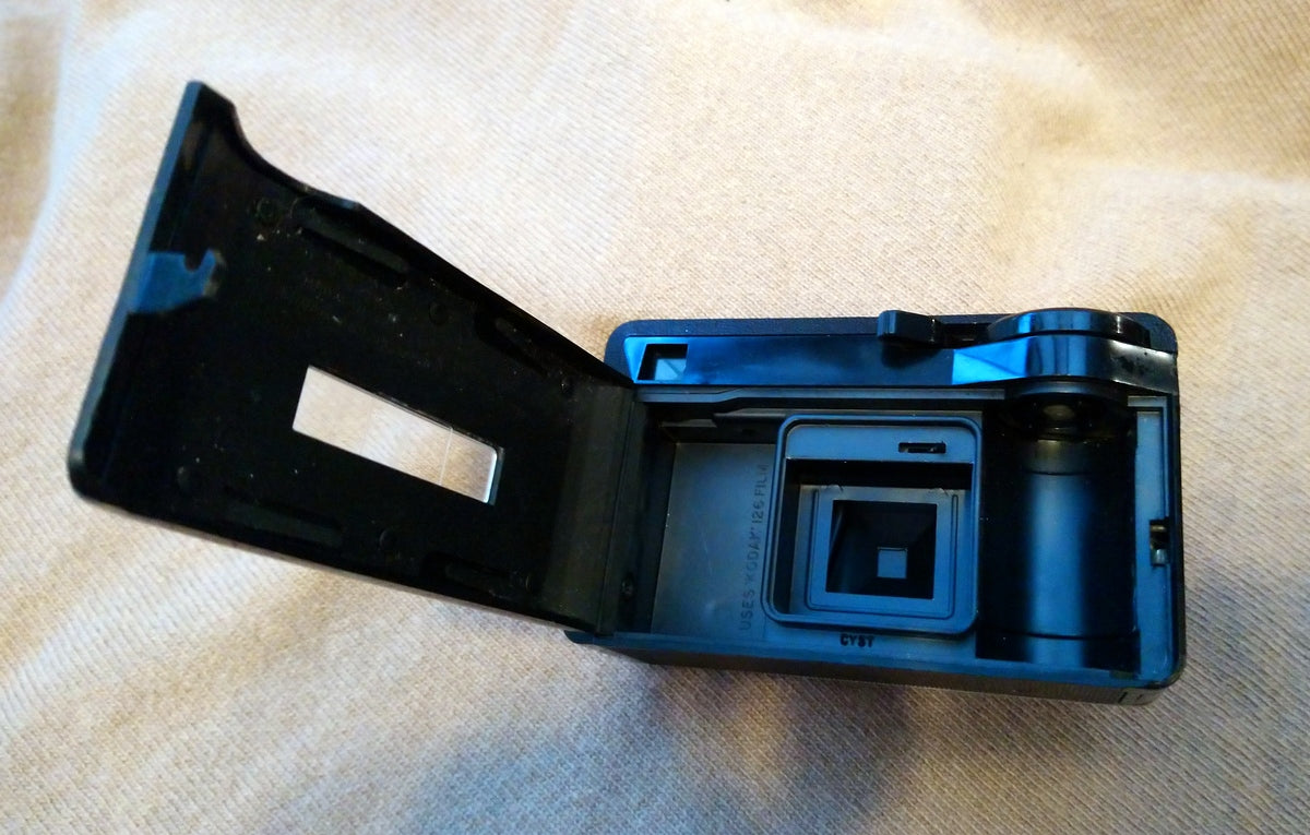 Kodak Instamatic 77X Camera. 1970's (ref Nos089P)