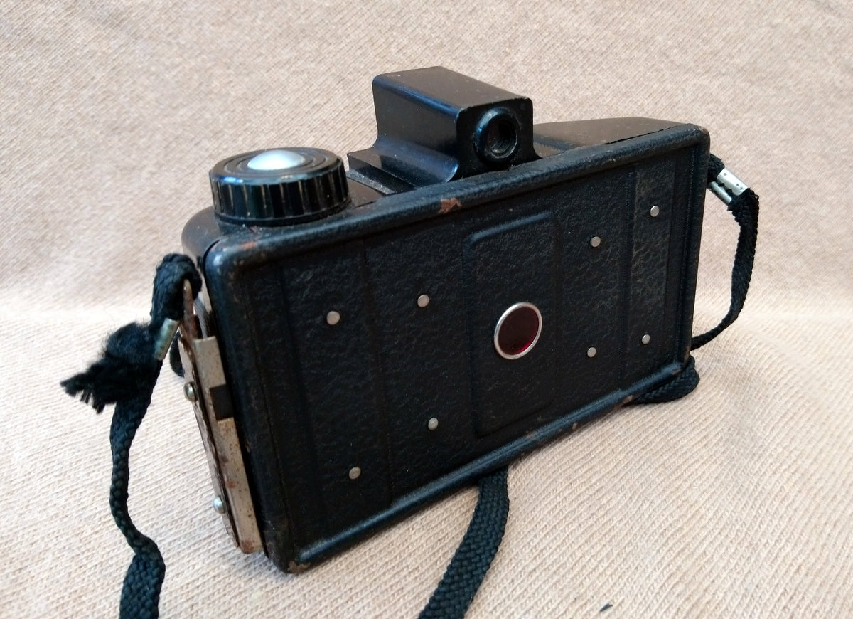 Coronet Cadet Camera 1950's. (ref nos088E)