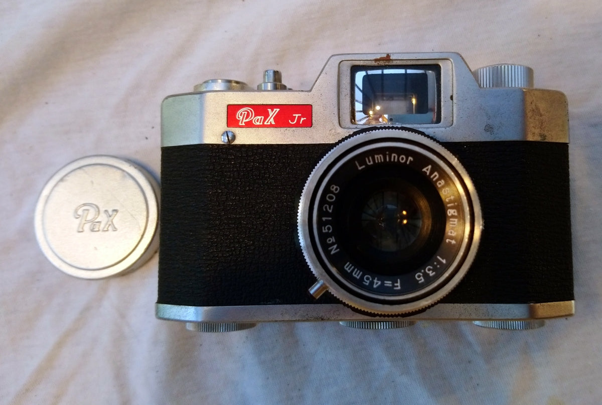 Pax Jr Camera 1950's (ref Nos163)