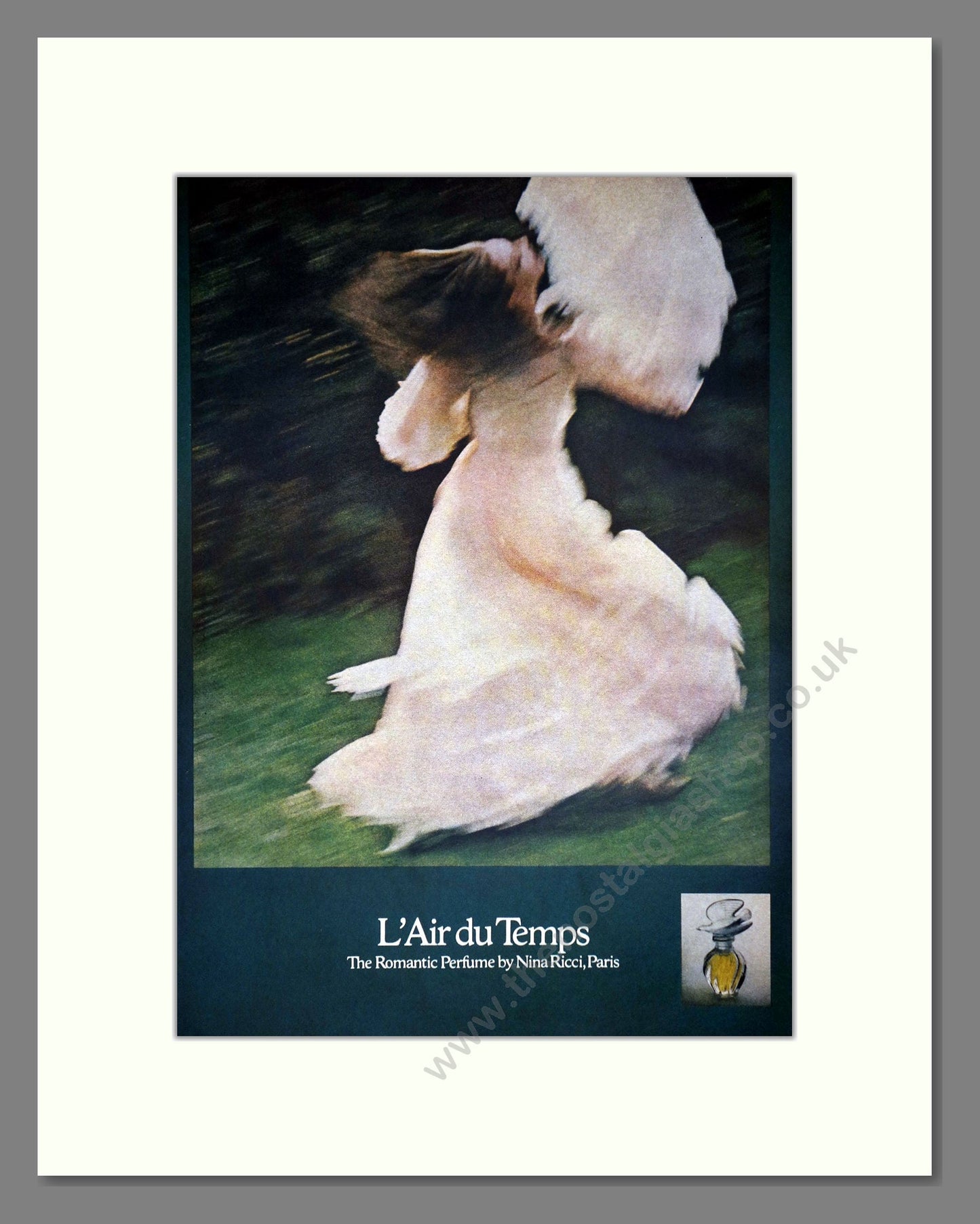 Nina Ricci - L'Air Du Temps. Vintage Advert 1975 (ref AD65482)