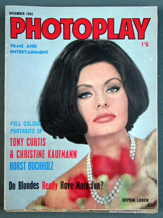 Photoplay Film Magazine. December 1962. Cover Sophia Loren. (M122)