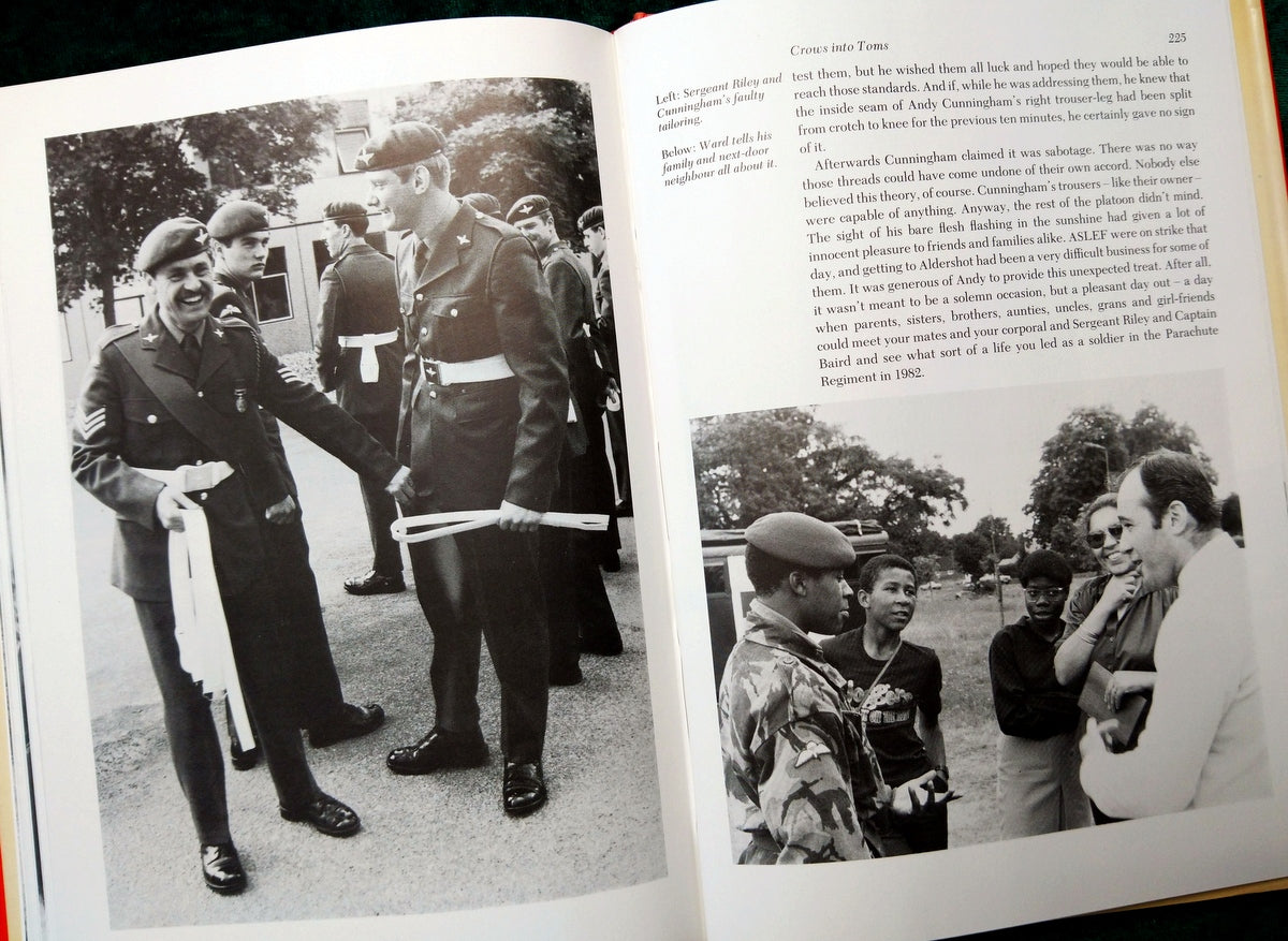 The Paras by Frank Hilton. (ref b262)