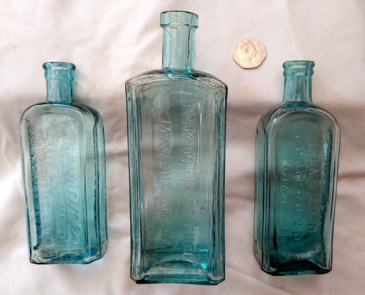 Vintage Collectable Bottles, Lot of 3.  (ref Nos166)