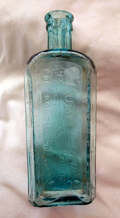 Vintage Collectable Bottles, Lot of 3.  (ref Nos166)