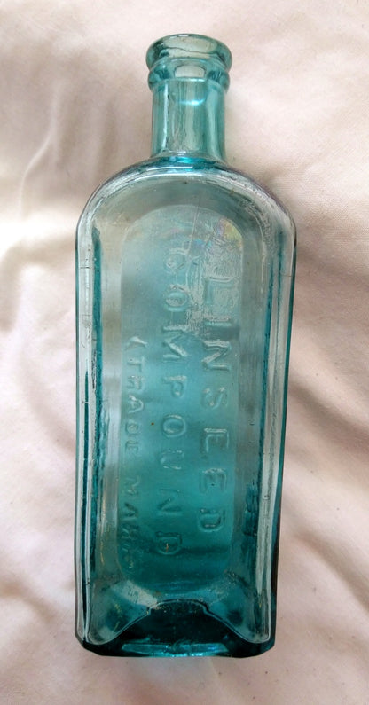 Vintage Collectable Bottles, Lot of 3.  (ref Nos166)