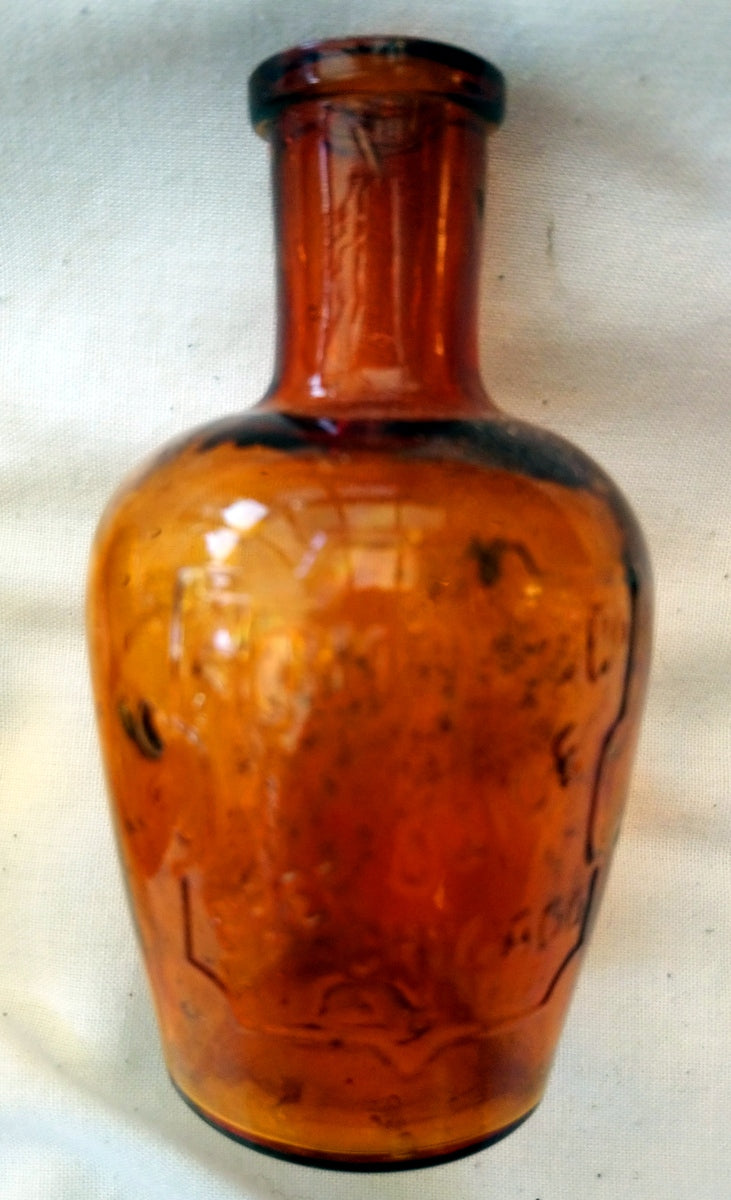 Vintage Collectable 2 x Bovril Bottles. 1 x Beef Juice, Chicago. Lot of 3. (ref Nos179)