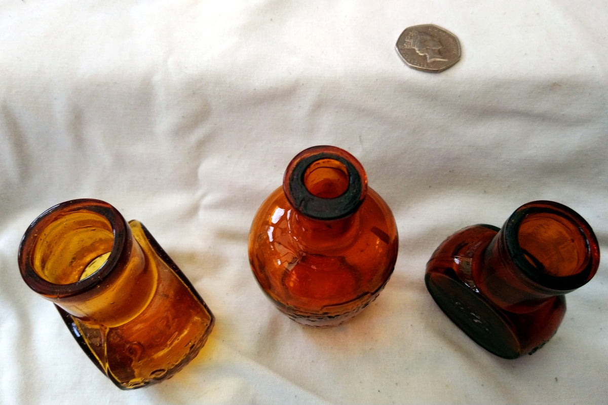 Vintage Collectable 2 x Bovril Bottles. 1 x Beef Juice, Chicago. Lot of 3. (ref Nos179)