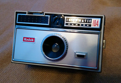 Kodak Instamatic 104 Camera. 1960's (ref Nos089L)