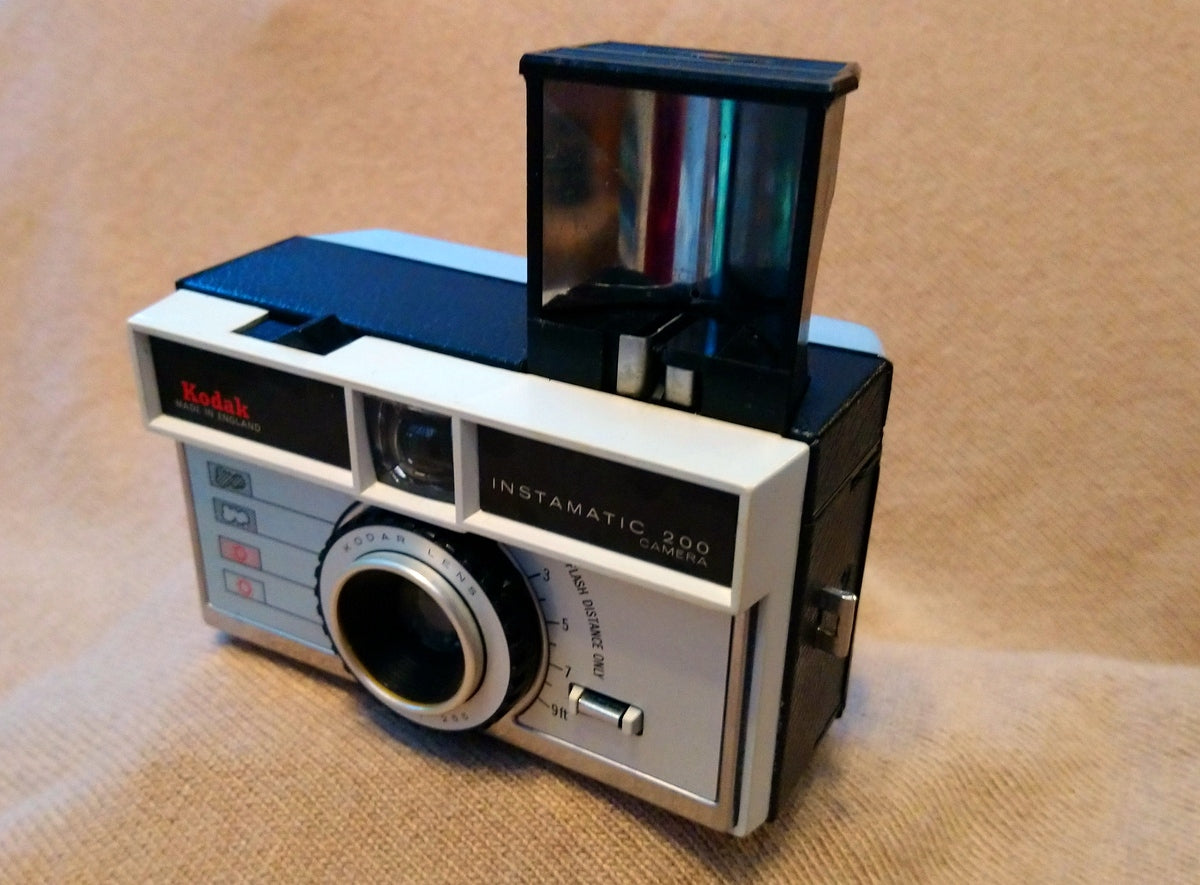 Kodak Instamatic 200 Camera. 1960's (ref Nos089M)