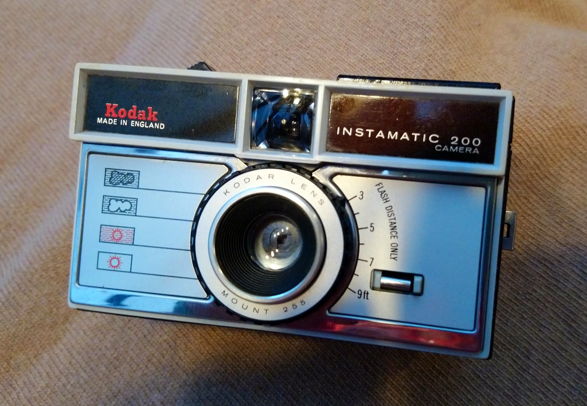 Kodak Instamatic 200 Camera. 1960's (ref Nos089M)