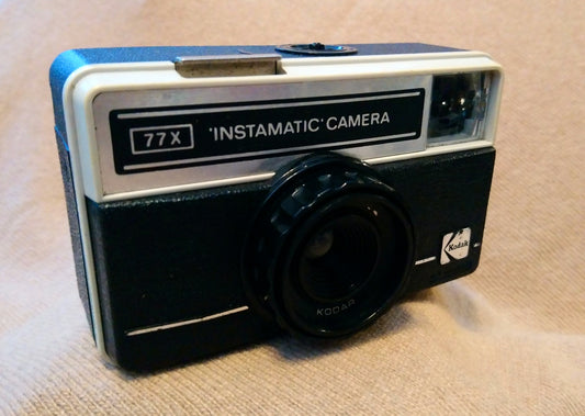 Kodak Instamatic 77X Camera. 1970's (ref Nos089P)