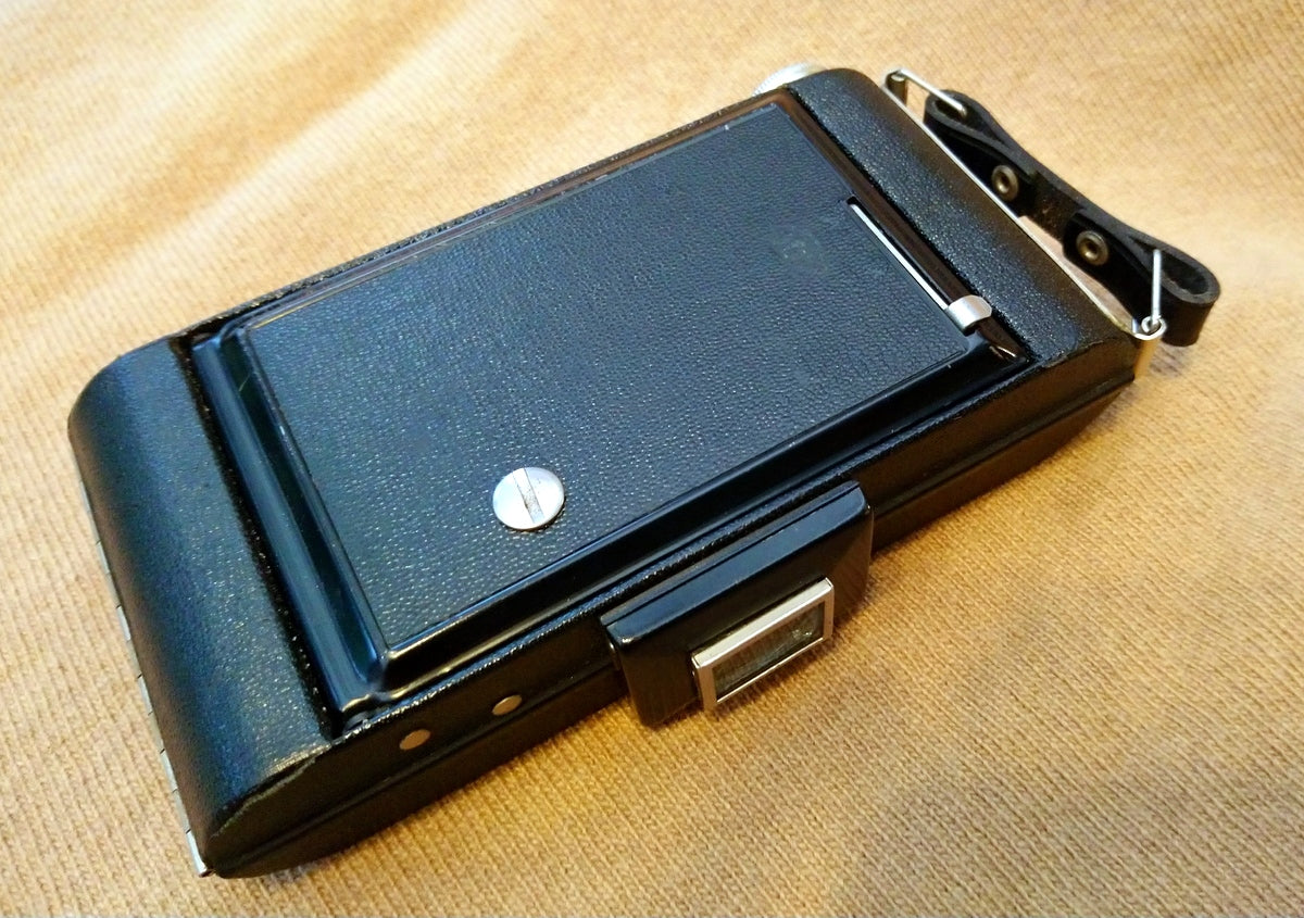 Kodak Folding Brownie Six-20 Camera. 1930's (ref Nos089T)