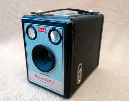 Kodak Brownie Flash II Camera. 1960's (ref Nos089V)