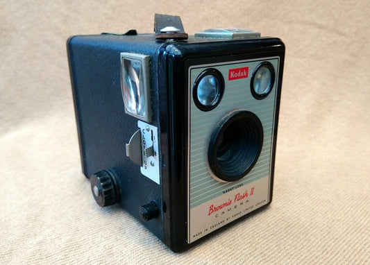 Kodak Brownie Flash II Camera. 1960's (ref Nos089V)