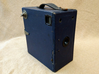 Ensign E29 Box Camera in Blue. 1930's. (ref Nos089Z)