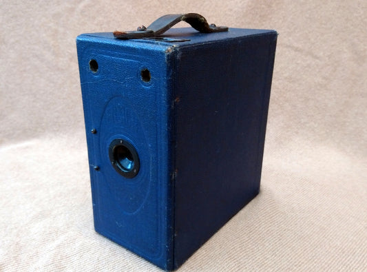 Ensign E29 Box Camera in Blue. 1930's. (ref Nos089Z)