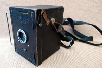 Kodak Hawkeye Ace De Luxe Camera 1930's. (ref nos088C)