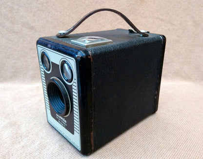Kodak Brownie Six-20 Model C Box Camera 1950's. (ref nos088D)