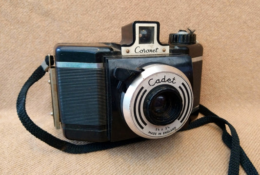 Coronet Cadet Camera 1950's. (ref nos088E)