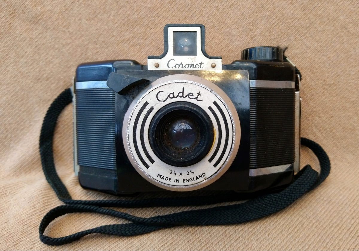 Coronet Cadet Camera 1950's. (ref nos088E)