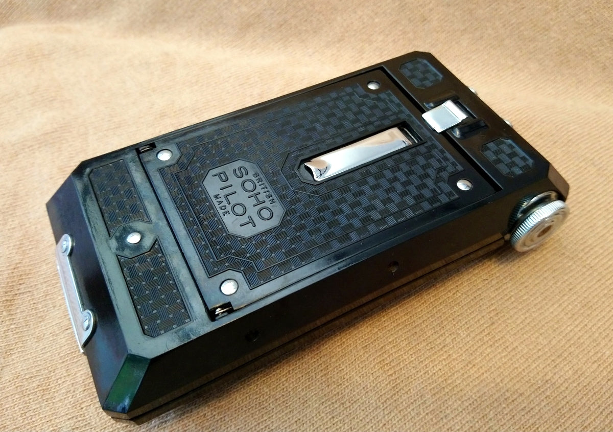 Soho Pilot Folding Camera. 1930's Art Deco, Bakelite. (ref Nos089Y)