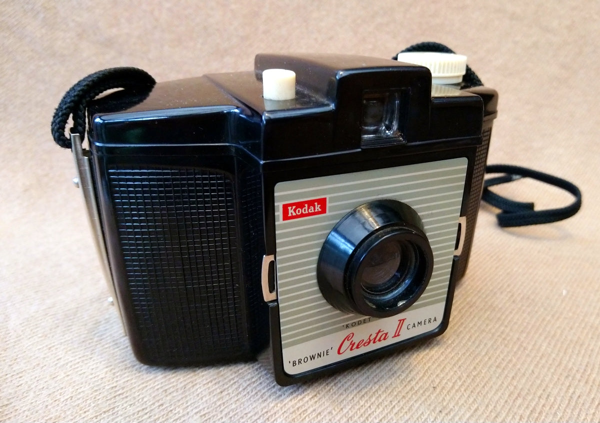 Kodak Brownie Cresta II Camera 1950's. (ref nos127E)