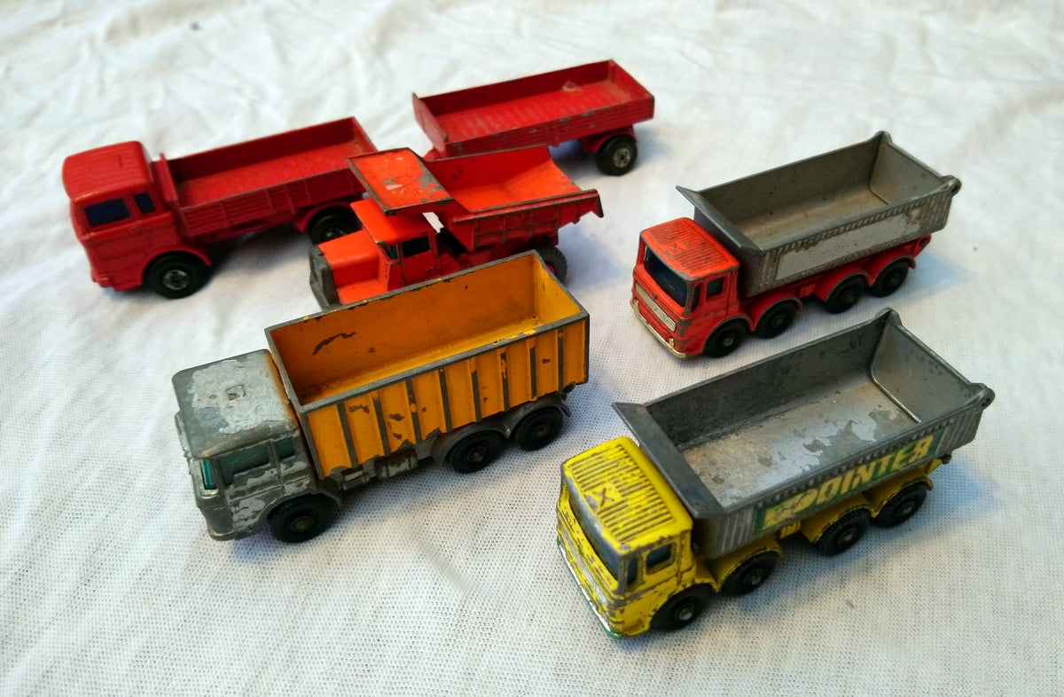 Lot of 5 Trucks and Lorries Models. (ref Nos136)