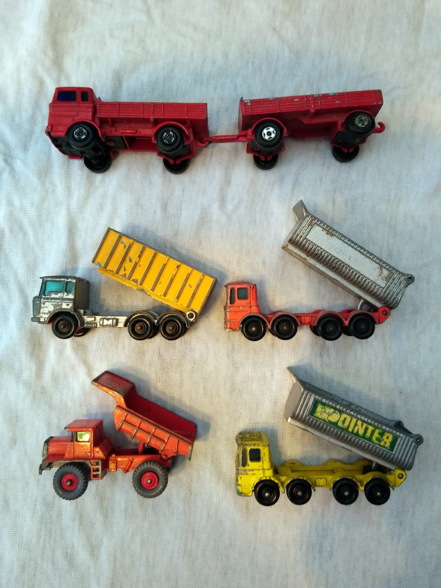 Lot of 5 Trucks and Lorries Models. (ref Nos136)