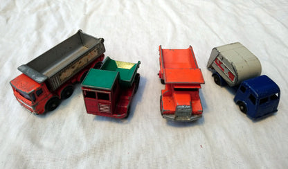 Lot of 4 Truck Models Matchbox size. (ref Nos140)