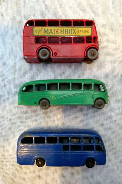 Lot of 3 Bus Models Matchbox size. (ref Nos137)