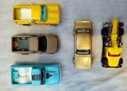 Lot of 5 Truck and Car Models Matchbox size. (ref Nos141)