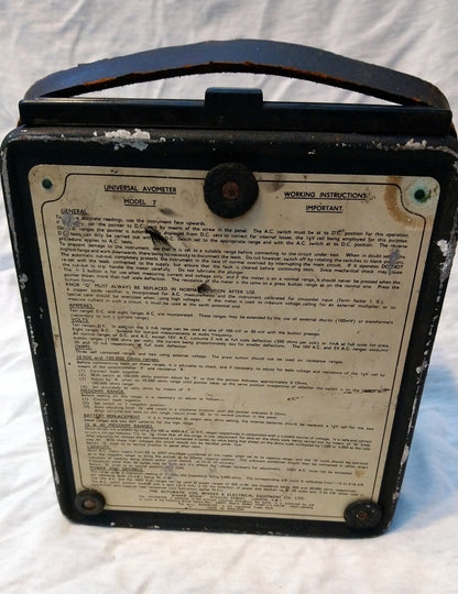Universal Avometer Model 7 (1940's/50's) (ref Nos146)