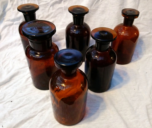 Lot of 6 Brown Glass Lidded Jars, Vintage.. (ref Nos143)