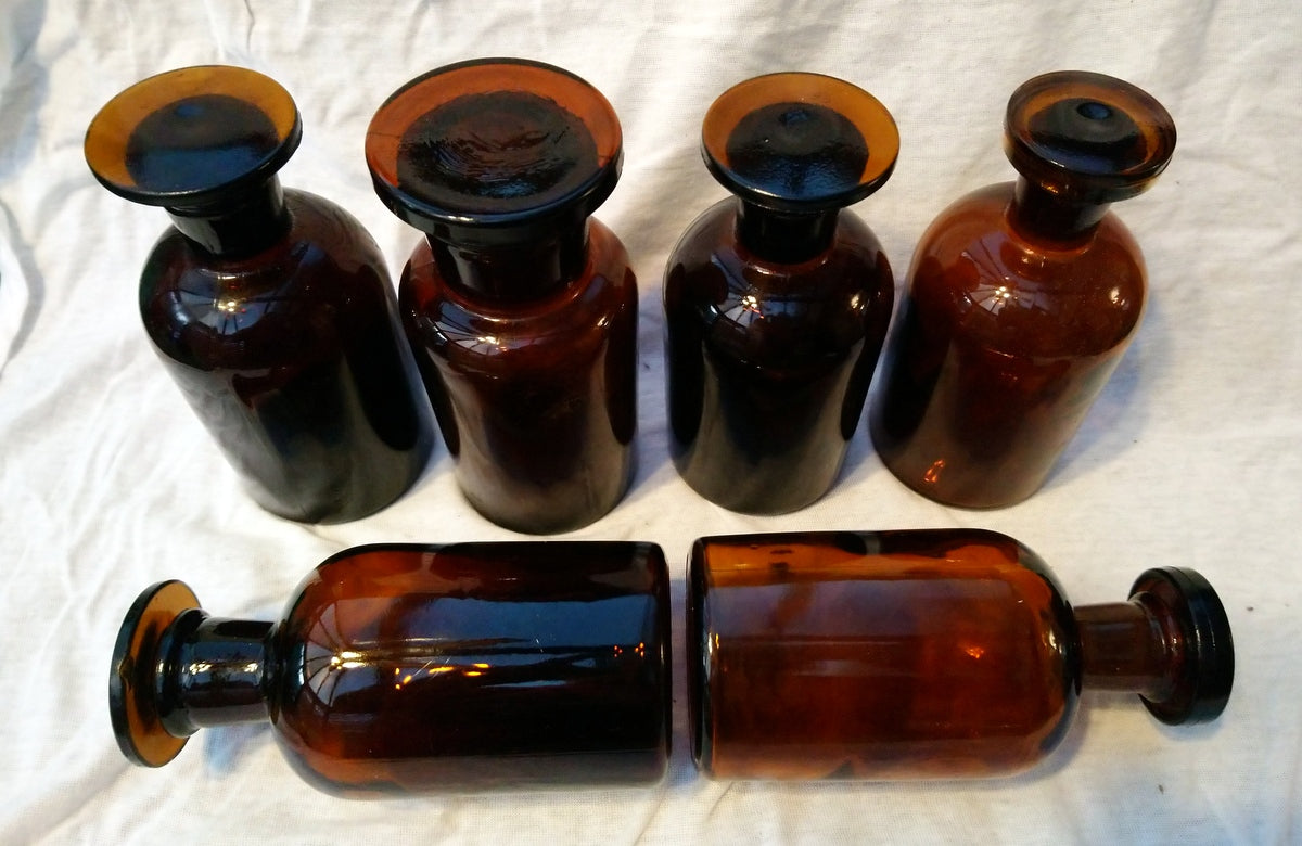 Lot of 6 Brown Glass Lidded Jars, Vintage.. (ref Nos143)