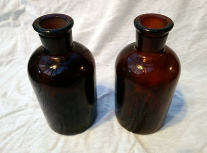 2 Brown Glass Jars, Vintage.. (ref Nos144)