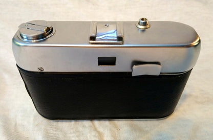 Halina Paulette Camera 1960's (ref Nos158)