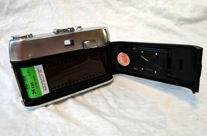 Halina Paulette Camera 1960's (ref Nos158)