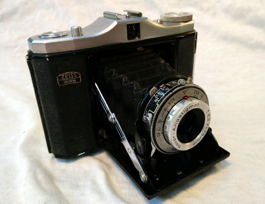 Zeiss Ikon Nettar Folding Camera 1950's (ref Nos162)
