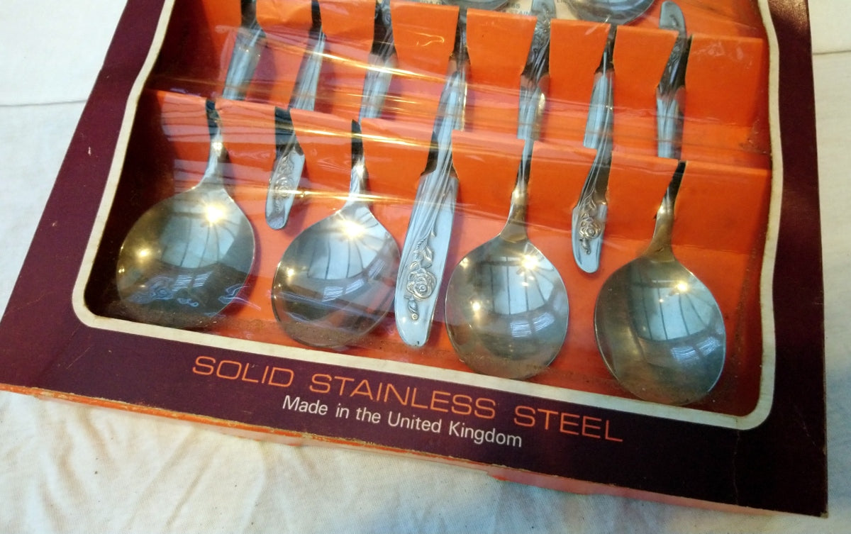 Oneida Stainless Steel Spoon set of 7 from 1974. Never used. (ref Nos151)
