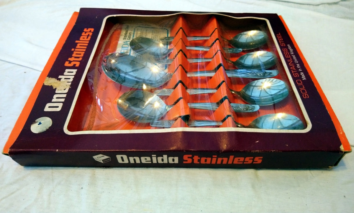 Oneida Stainless Steel Spoon set of 7 from 1974. Never used. (ref Nos151)