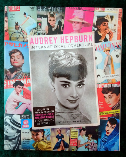 Audrey Hepburn International Cover Girl. (ref b377)