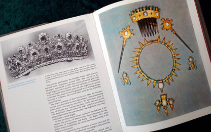 Jewellery from the Renaissance to Art Nouveau. (ref b382)