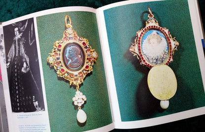 Jewellery from the Renaissance to Art Nouveau. (ref b382)