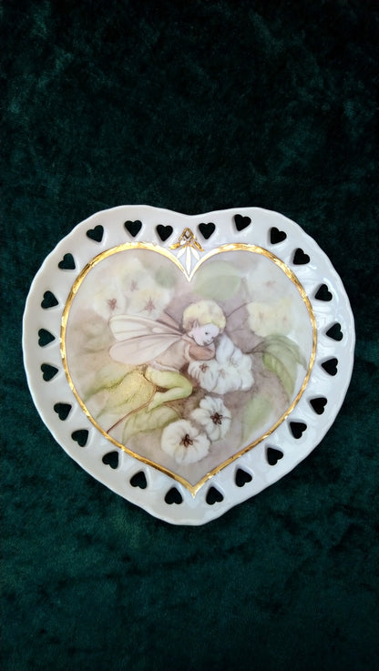 Pair of Scamperdale pot hearts, Hawthorne Fairy and XV. (ref Nos182)