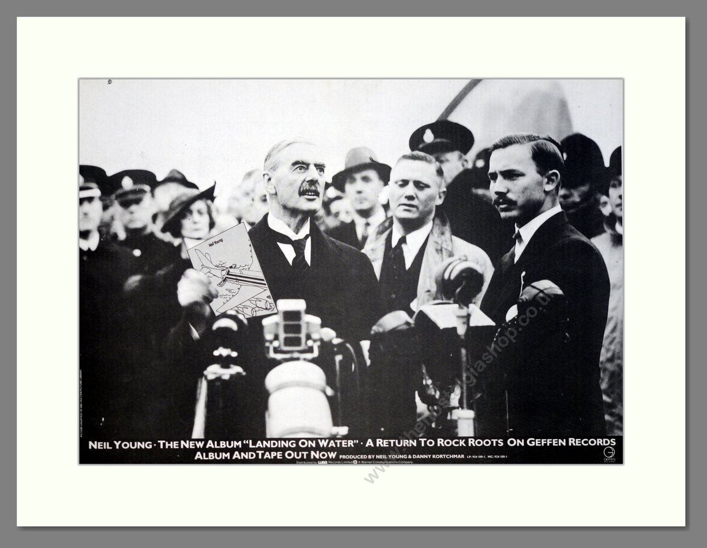 Neil Young - Landing On Water. Vintage Advert 1986 (ref AD19627)