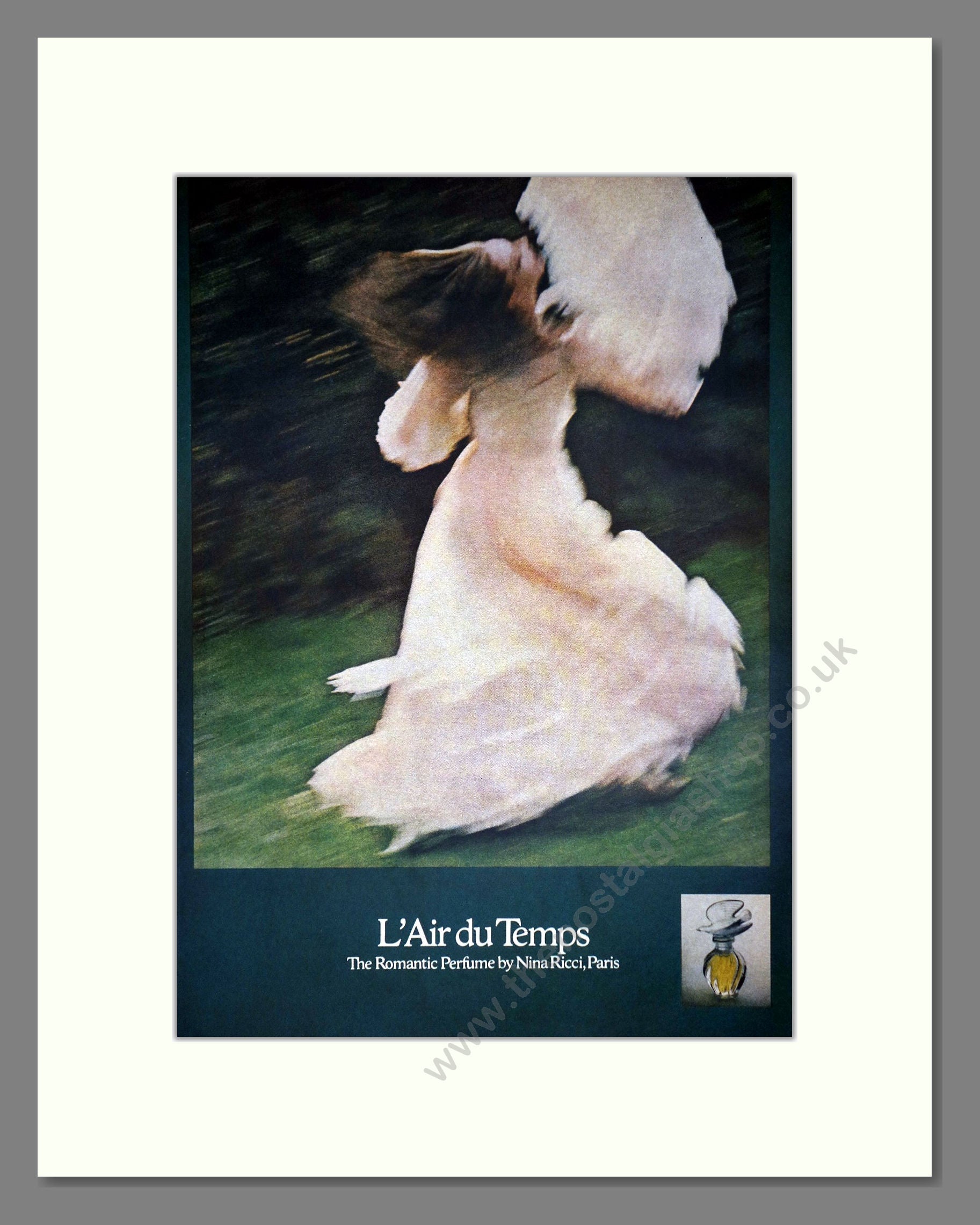 Nina Ricci - L'Air Du Temps. Vintage Advert 1975 (ref AD65482)