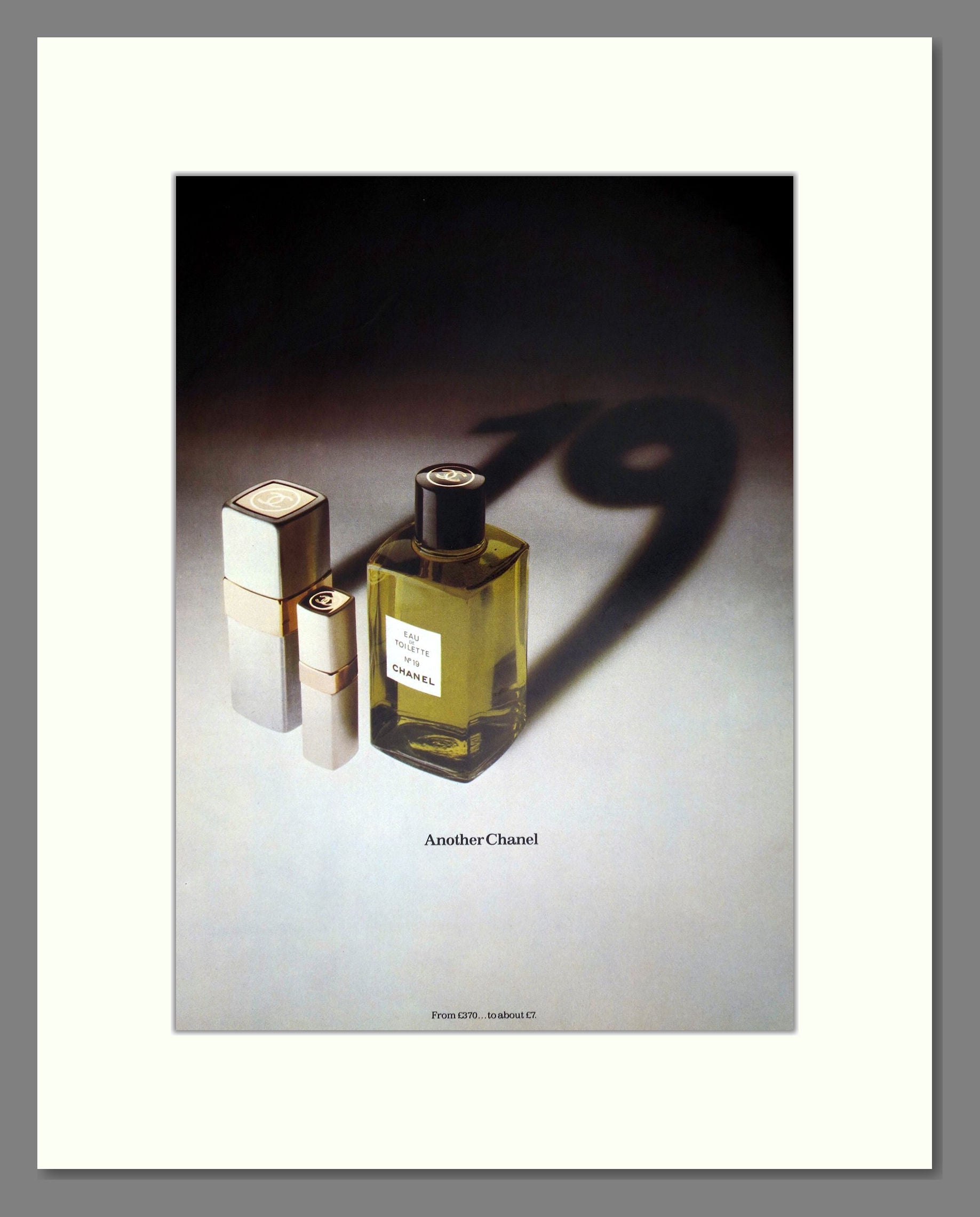 Chanel - No 19. Vintage Advert 1976 (ref AD66300)