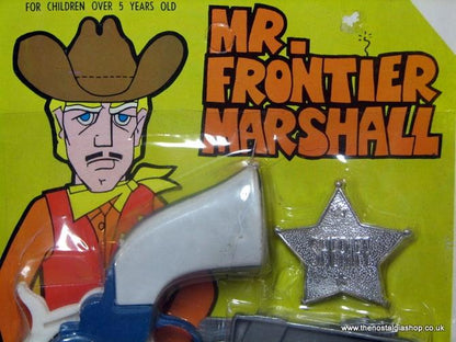 Mr. Frontier Marshall. Toy gun set. Never opened. 1960's 70's (ref Nos103)