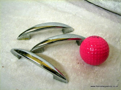 Metal Handles, Vintage set of 3. (ref nos060c)