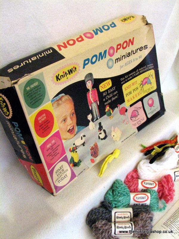 Pom Pon Miniatures 1963 by Knit Wit (ref Nos102)
